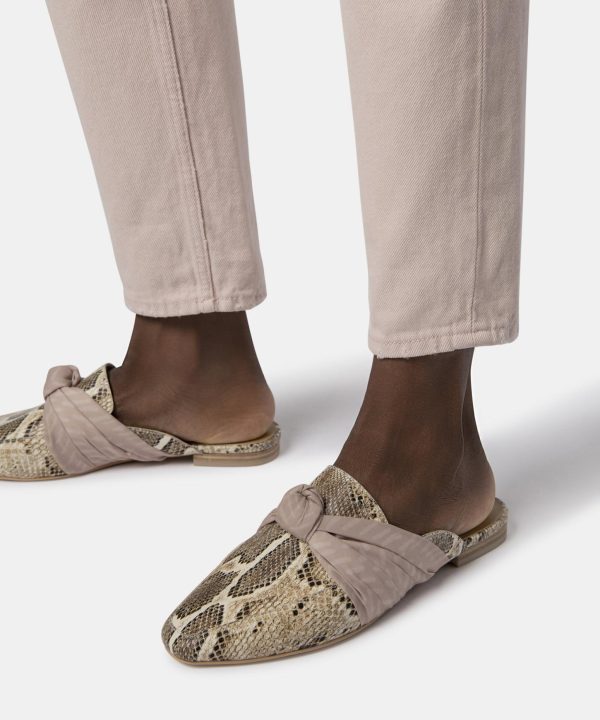 Modawardrobe.shopa6452e6c85 2